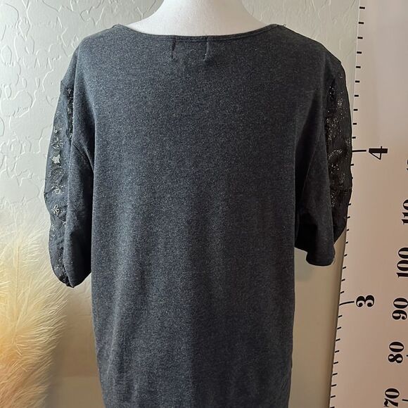 𝅺caren Sport gray short sleeve T-shirt lace embellished sleeves scoop neck SZ 3X - Picture 4 of 8
